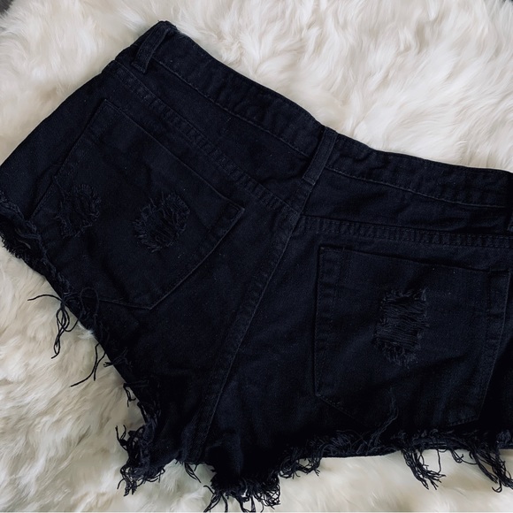 BLACK DESTROYED HIGH-WAIST SHORTS - Picture 6 of 10